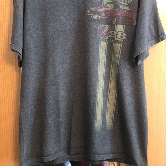 Camaro Z28 short sleeve XL tee shirt. Grey with yellow stripe and red - Picture 4 of 7